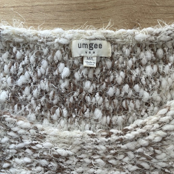 Umgee Cozy Oversized Sweater - Size M/L - Super soft! - Picture 11 of 14